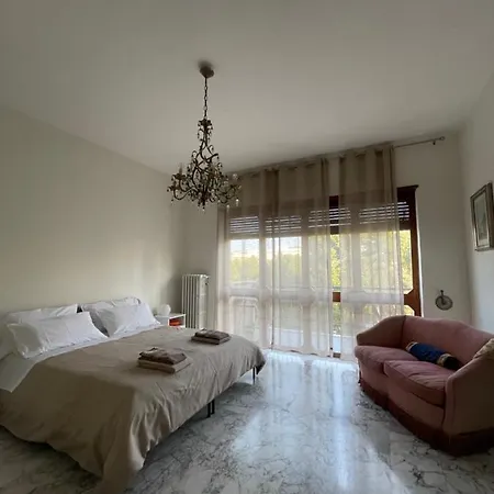 Apartment Lt Sax *